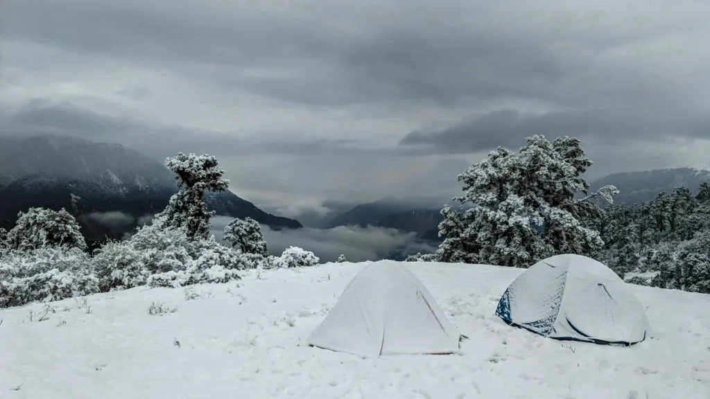how-to-stay-warm-camping-in-a-tent-cold-weather-tent-setup