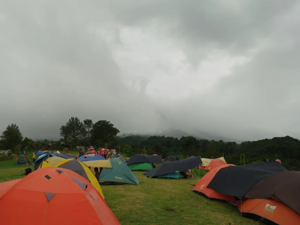 what-to-pack-when-camping-family-group-packing-essentials